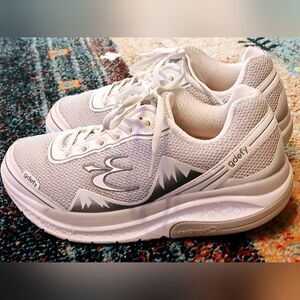 ✅️SOLD - Gravity Defyer Ion, LIKE NEW, Size 9 *FIRM*